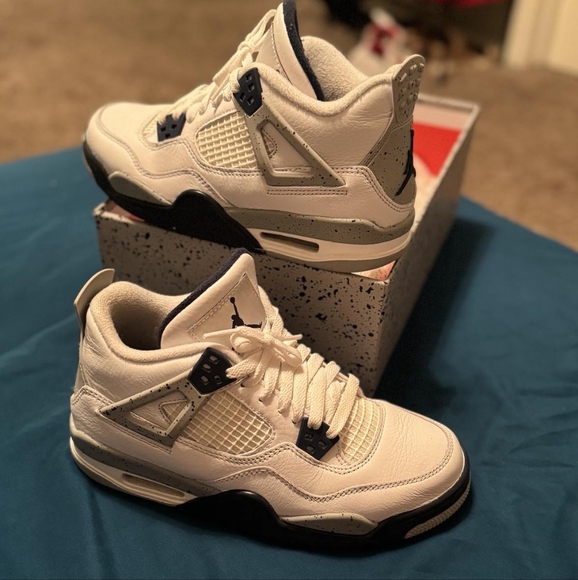 Air Jordan Retro 4s